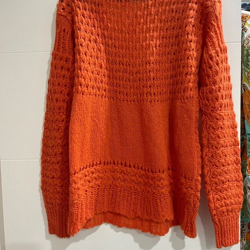 NEW FREE PEOPLE SIZE XS but fits small Medium or large beautiful Orange Color - Picture 7 of 8